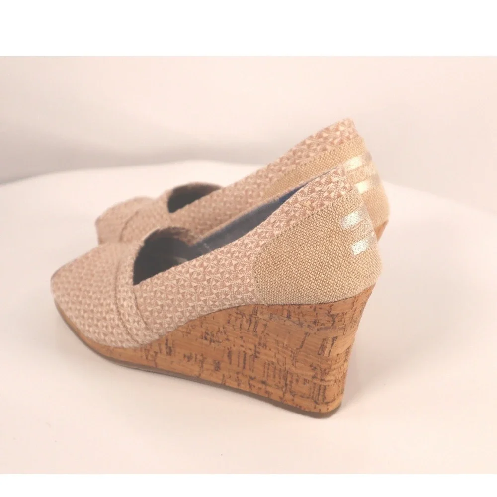 TOMS Women's Tan Geometric Toe Cork Wedge‎ Sandals Size 7.5 w
